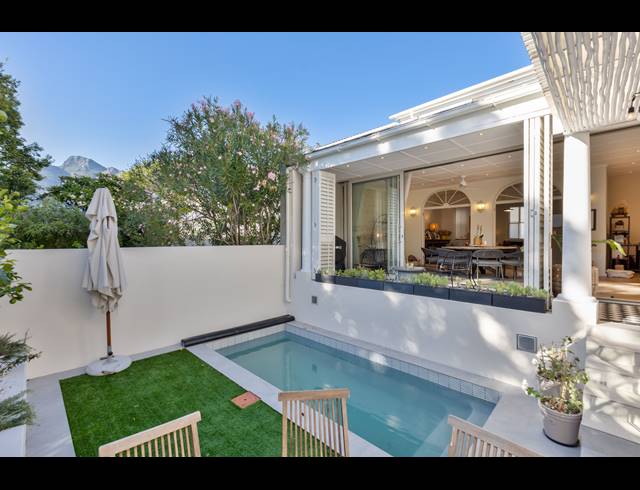 2 BEDROOM FREEHOLD SOLD IN TAMBOERSKLOOF